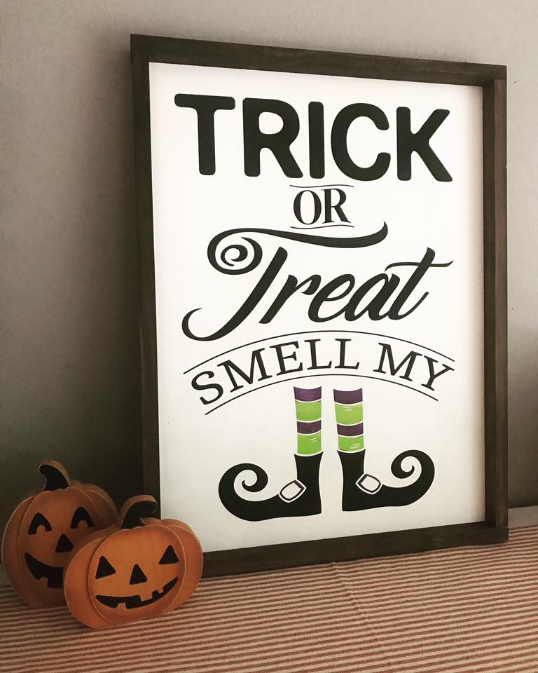 Trick or treat smell my feet Doormat – Charming Pine